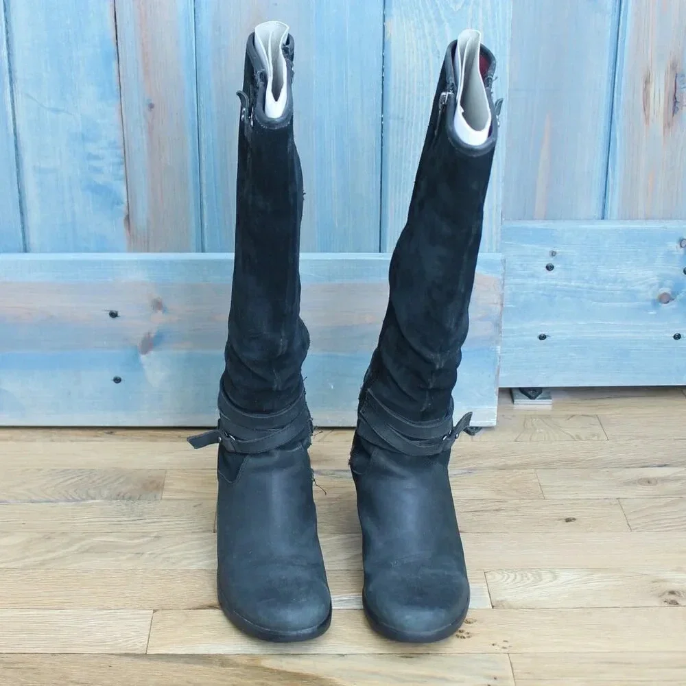 UGG awesome pair